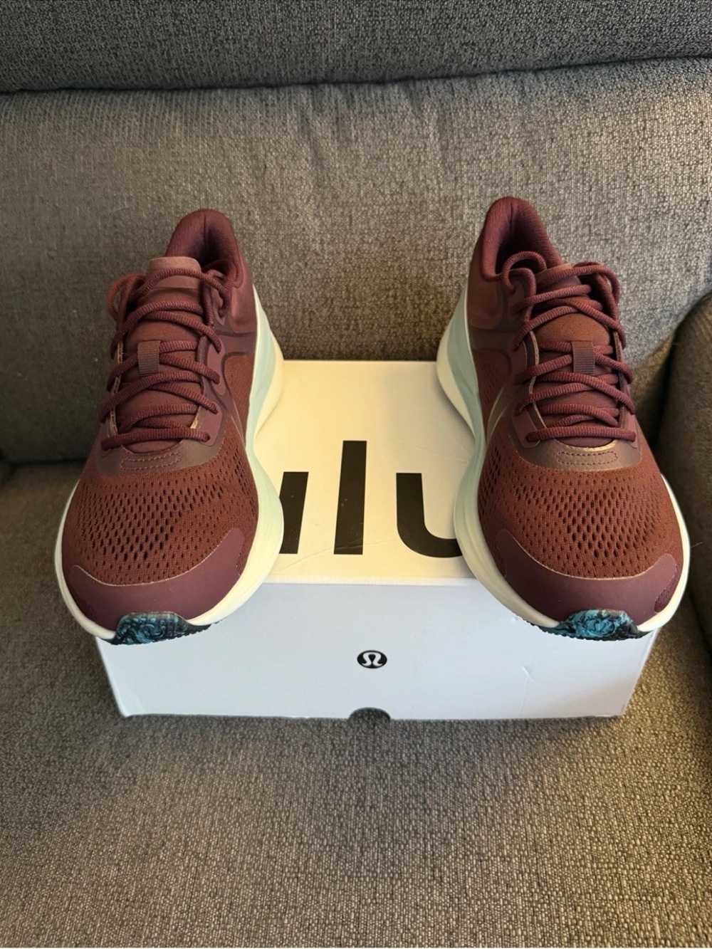 Lululemon Women's Blissfeel Run Size 8.5 Cassis/Ocean Air/Hazy Jade New In Box